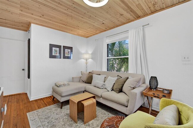 Building Photo - 2444 34th Ave N