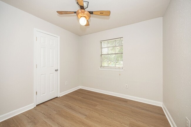 Building Photo - 2840 Gardendale Ave