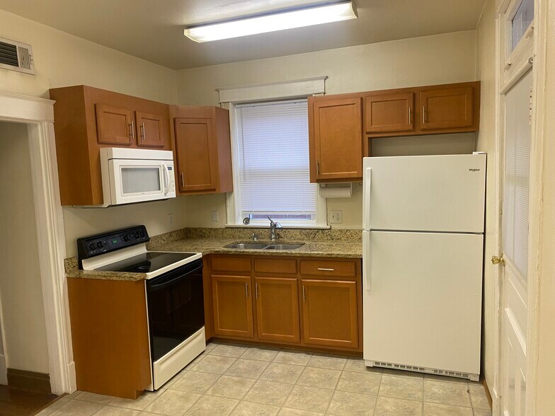 Building Photo - 6301 Cates Ave
