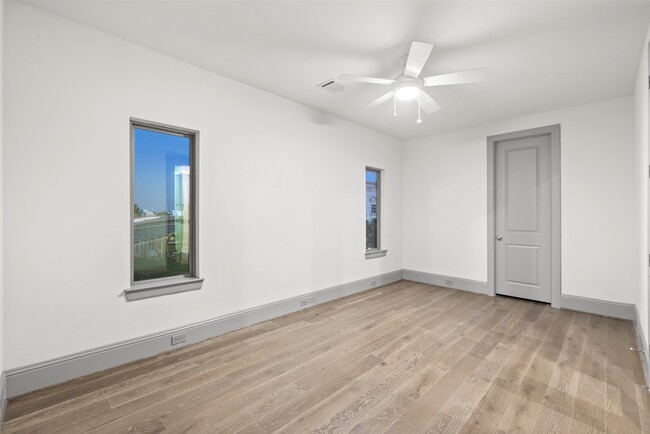 Building Photo - 1719 Holman St