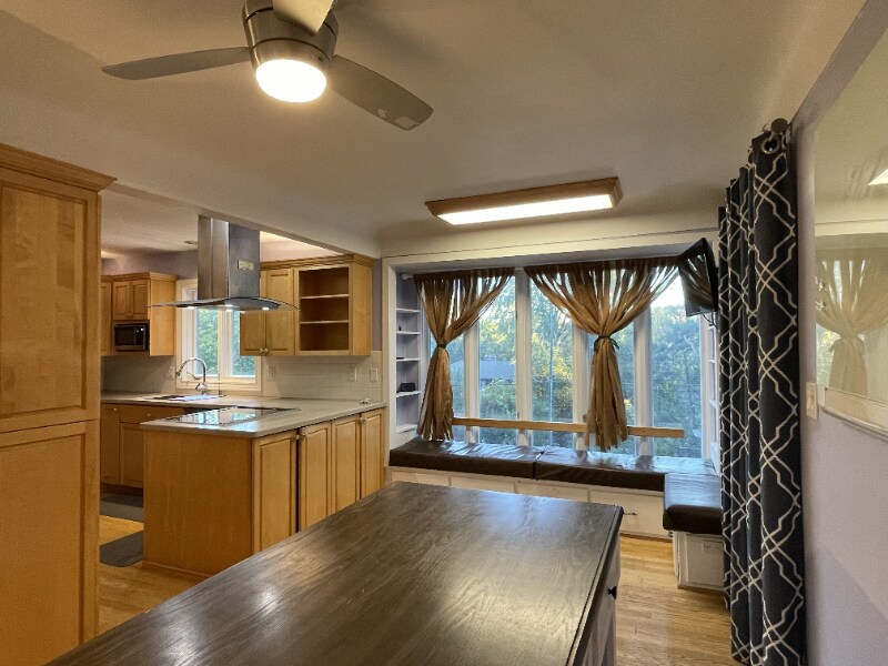 Building Photo - 2888 Colonial Way