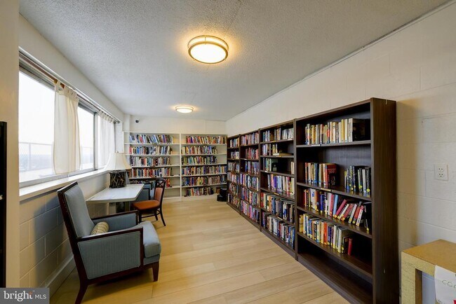 Building Photo - 4515 Willard Ave