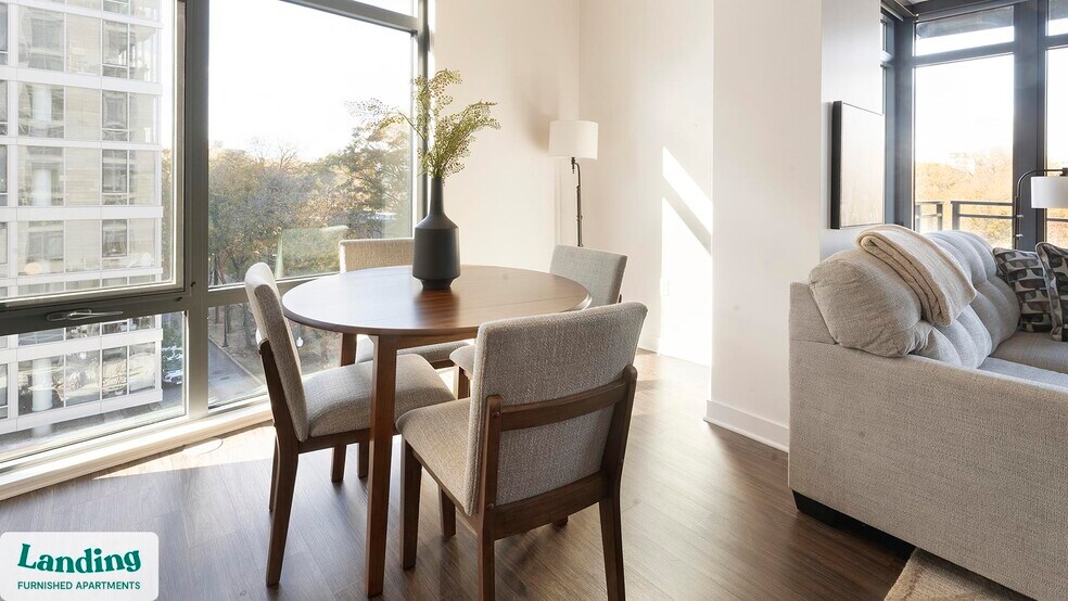 Building Photo - 350 Maple Dr SW