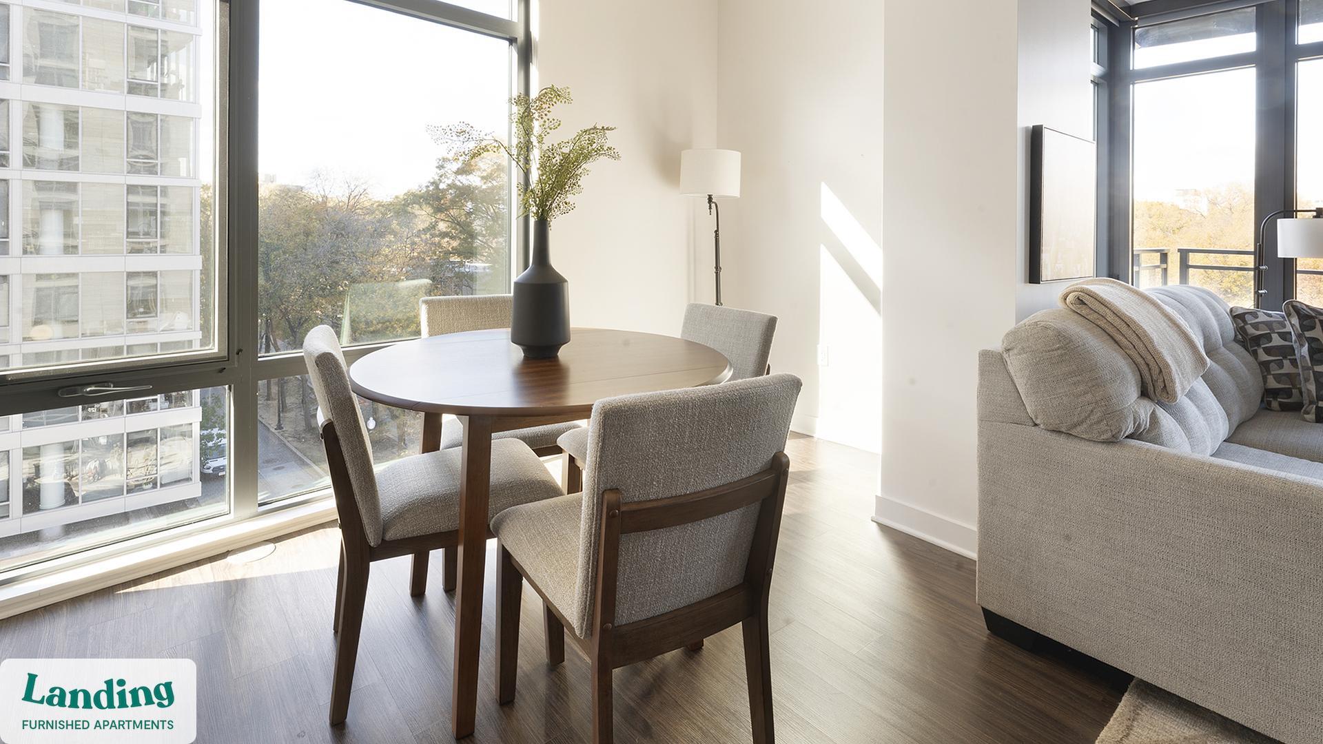 Building Photo - 350 Maple Dr SW