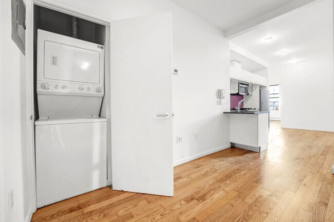 Building Photo - Modern  1-Bedroom with Home Office and Private Terrace DW/WD