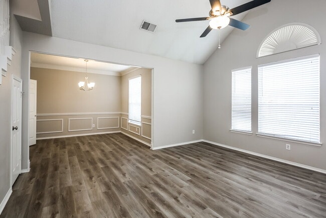 Building Photo - 524 Timber Way Dr