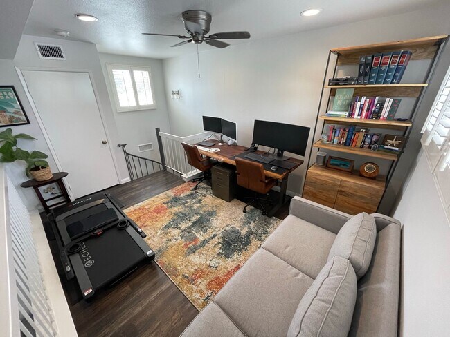 Building Photo - **Coming Soon** 2-Level Loft Condo with Re...