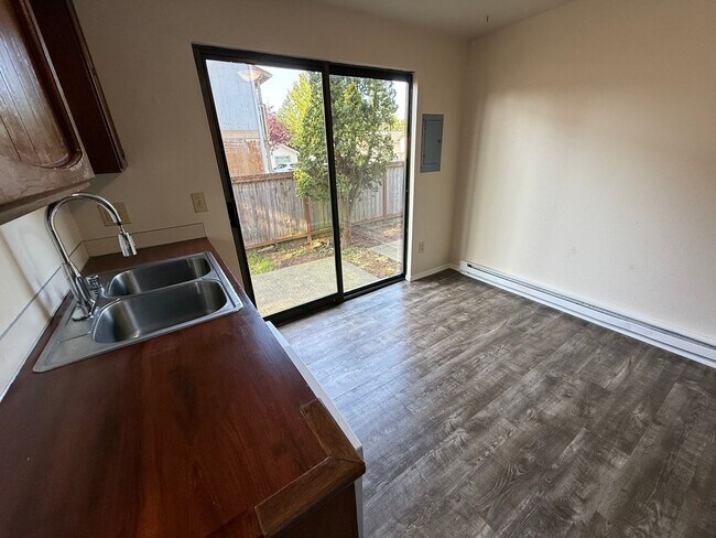 Building Photo - 0771
