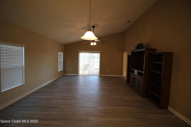 Building Photo - 2448 Snapdragon Dr NW