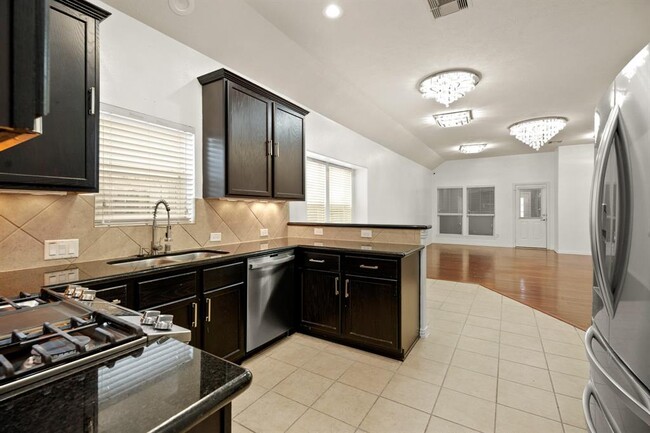 Building Photo - 2903 Flower Creek Ln