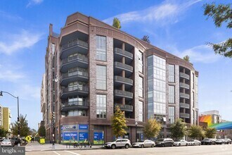 Building Photo - 810 O St NW