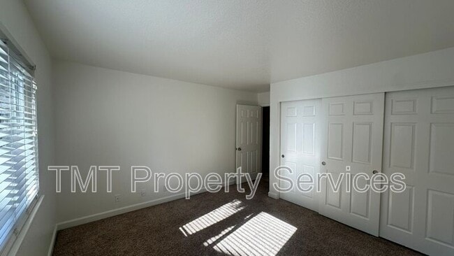 Building Photo - 7464 Santa Ysabel Ave