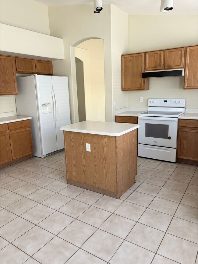 Primary Photo - **COZY 3 BEDROOM/2 BTHROOM/2 CAR GARAGE HO...