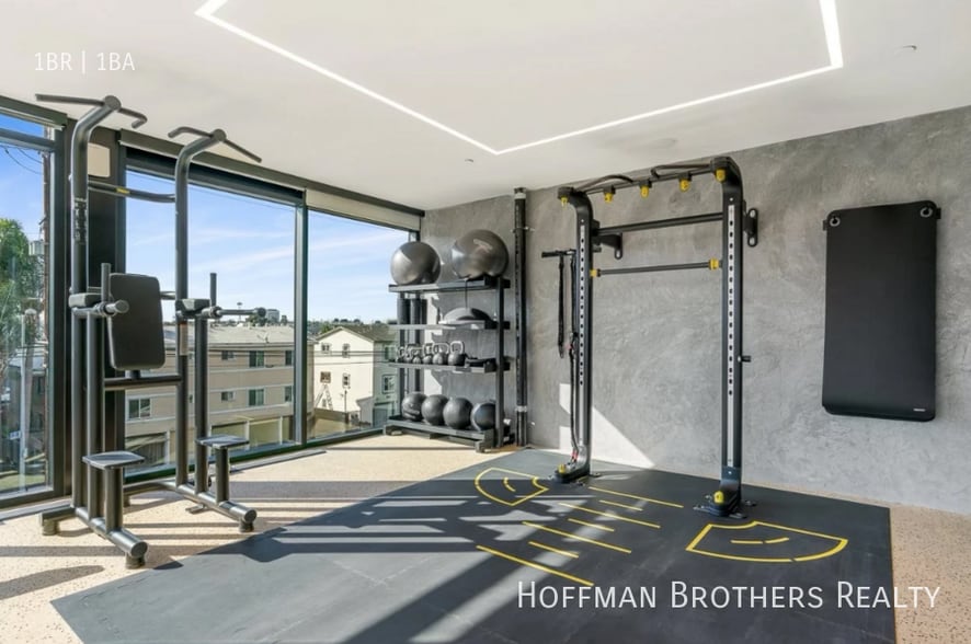 Building Photo - 3686 Overland Ave