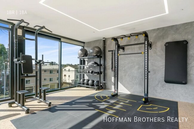 Building Photo - 3686 Overland Ave