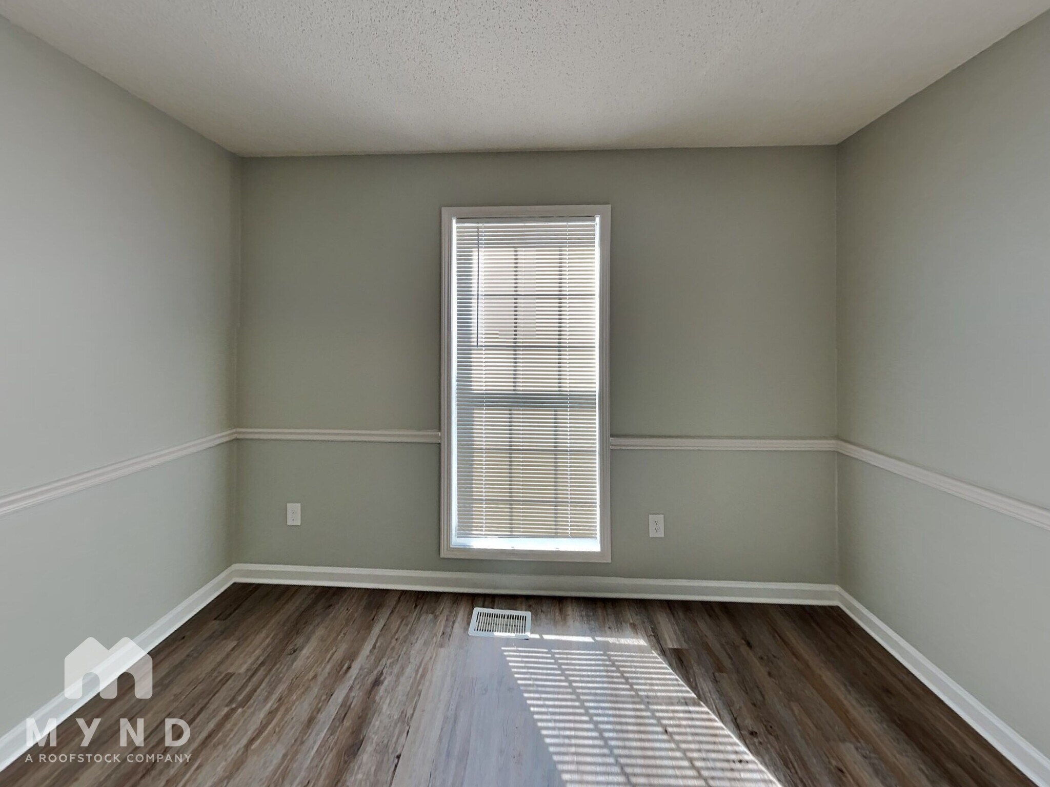 Building Photo - 3640 Willow Tree Cir