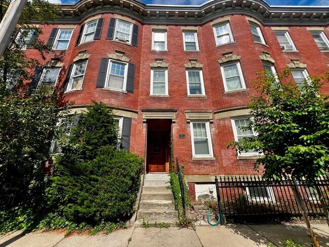 Building Photo - 94 Florida St