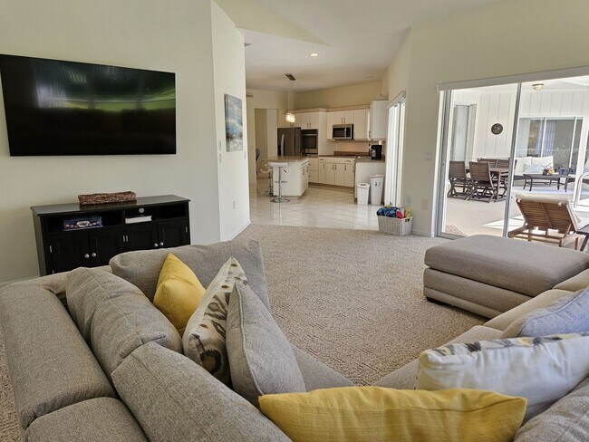 Building Photo - 1578 Vermeer Dr