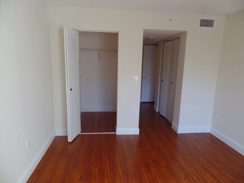 Building Photo - 3844 Lyons Rd