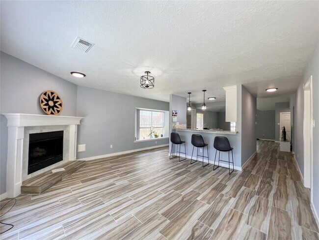 Building Photo - 1035 Wentworth Dr