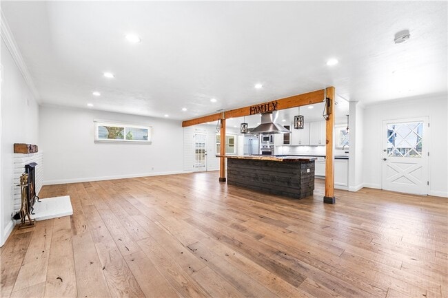 Building Photo - 1281 La Colina Dr