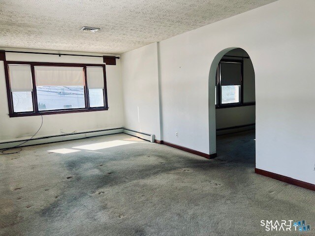 Building Photo - 1567 Main St