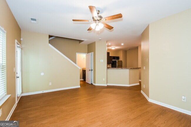 Building Photo - 526 Hill Crest Cir