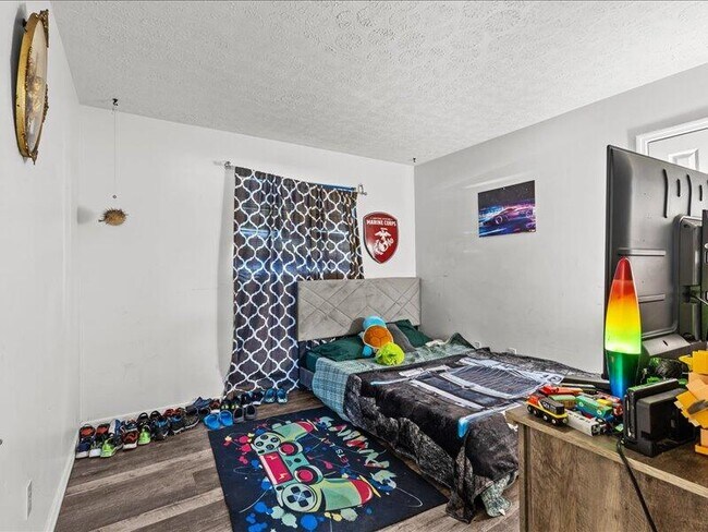 Building Photo - 1297 SE Floresta Dr