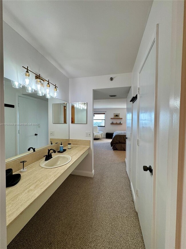 Building Photo - 1201 S Ocean Dr