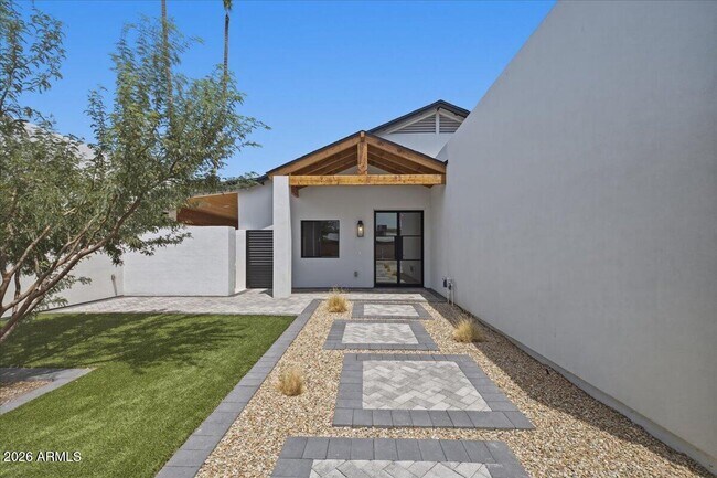 Building Photo - 6050 E Hollyhock St