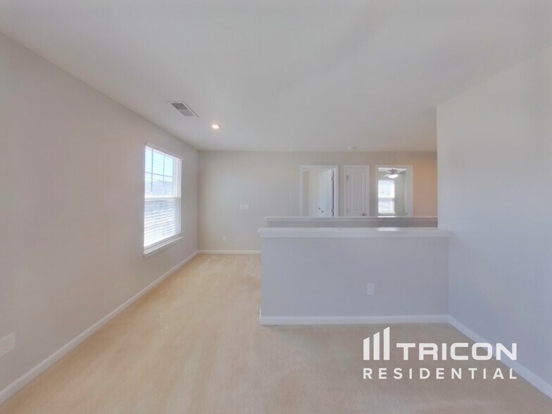 Building Photo - 348 Bucklebury Rd