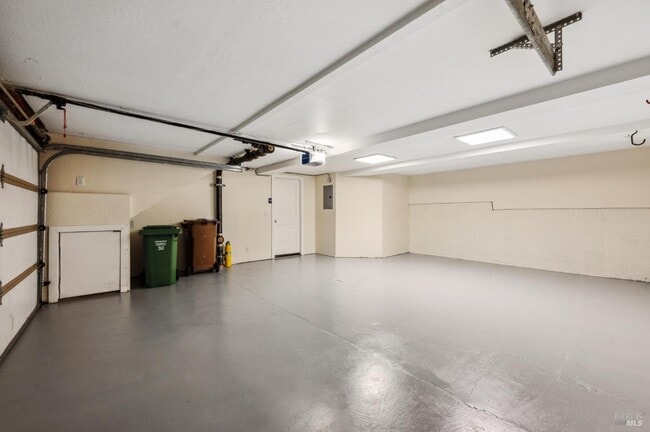 Building Photo - 490 S Eliseo Dr