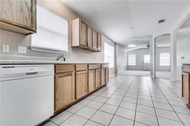 Building Photo - 602 Golden Gate Dr