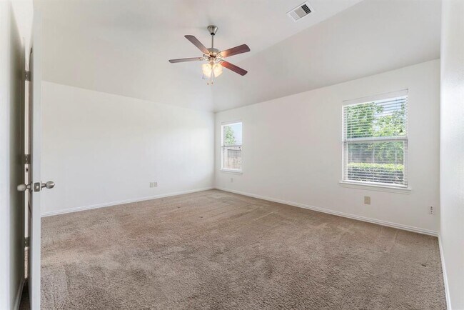 Building Photo - 28519 Lockeridge View Dr