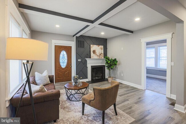 Building Photo - 3803 Cedardale Rd