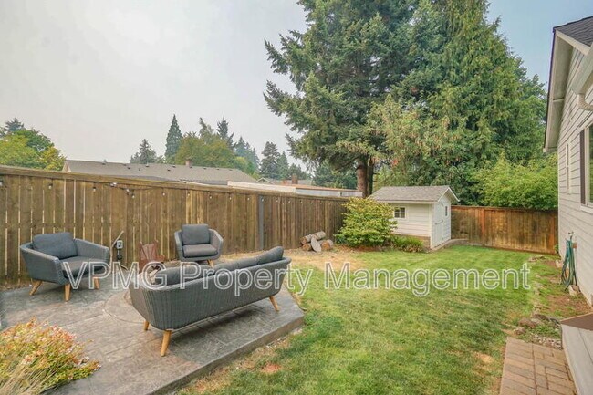 Building Photo - 1204 NE 89th Ave