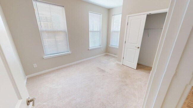 Building Photo - 38170 Castaway Dr