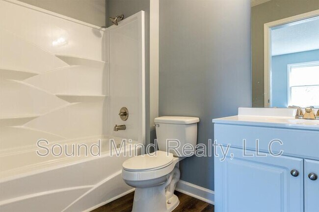 Building Photo - 700 Western Ave