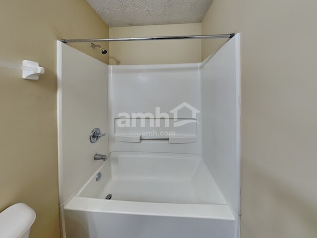 Building Photo - 461 Dover Pond Dr