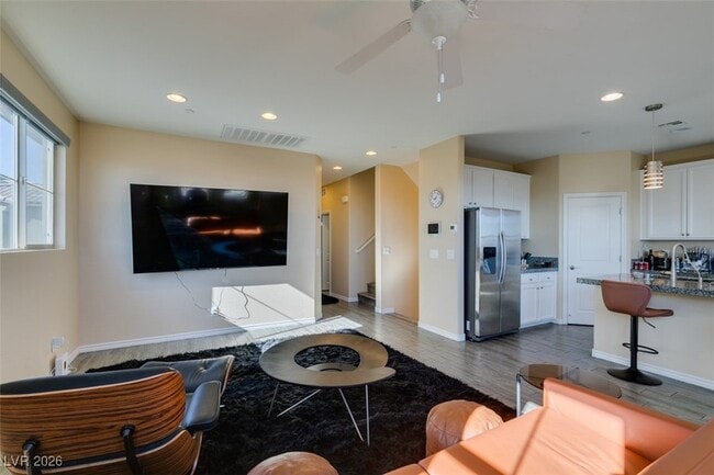 Building Photo - 172 Petaluma Valley Dr