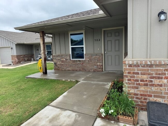 Building Photo - 55 and up community!  Flexible terms and easy application process, one small pet ok with addition...