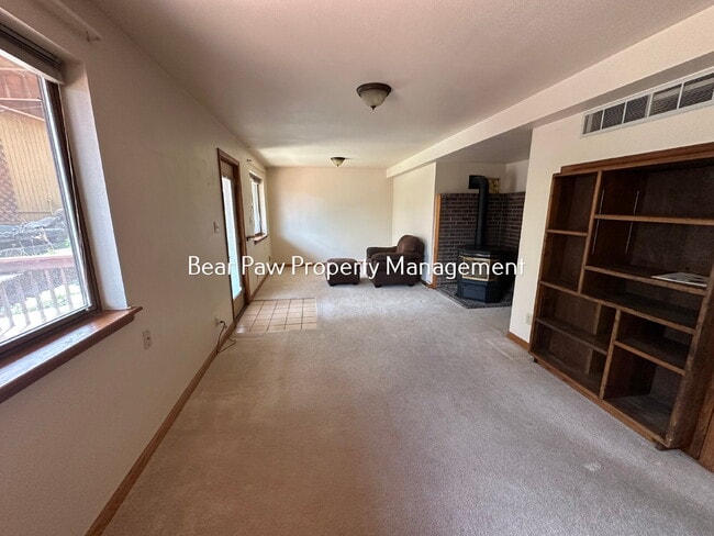 Building Photo - "Charming 3-Bedroom Retreat with 2 Full Baths in Conifer"