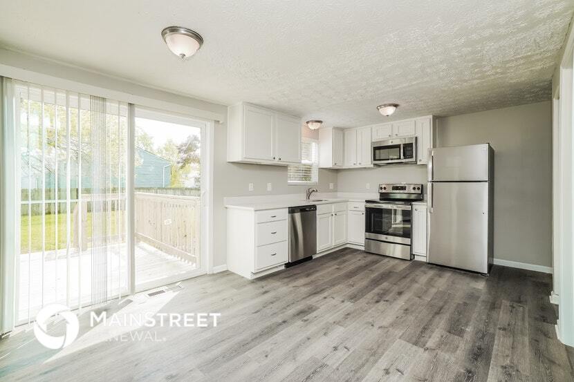 Building Photo - 696 Maclam Dr