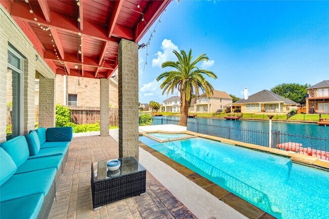 Building Photo - 14311 Tasmania Ct