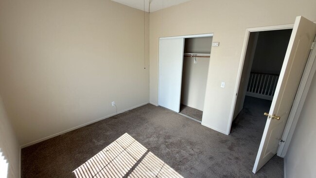 Building Photo - Spacious two-story home with functional layout and strong natural light in a well-maintained Ocea...