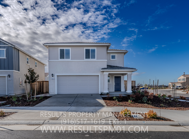 Building Photo - Gorgeous Brand New Smart Home in Amoruso R...