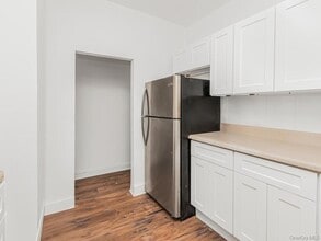 Building Photo - 30 Macombs Pl