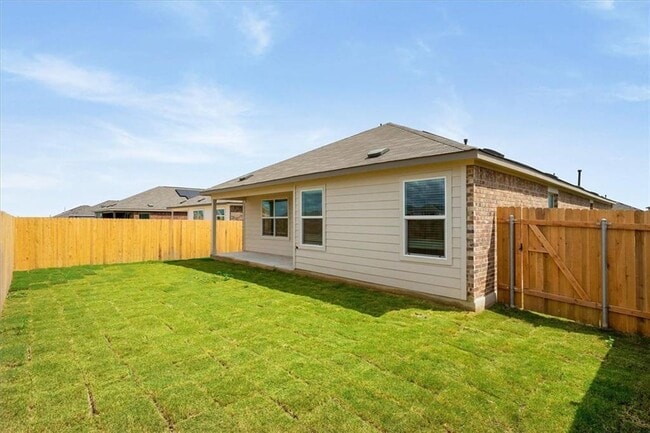 Building Photo - 325 Escondido Cir