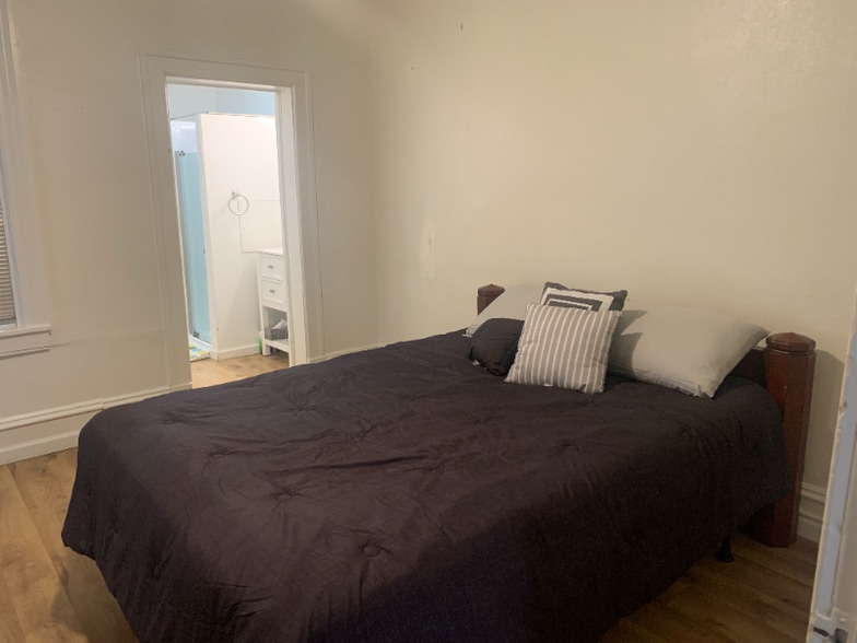 Building Photo - 514 W Park St