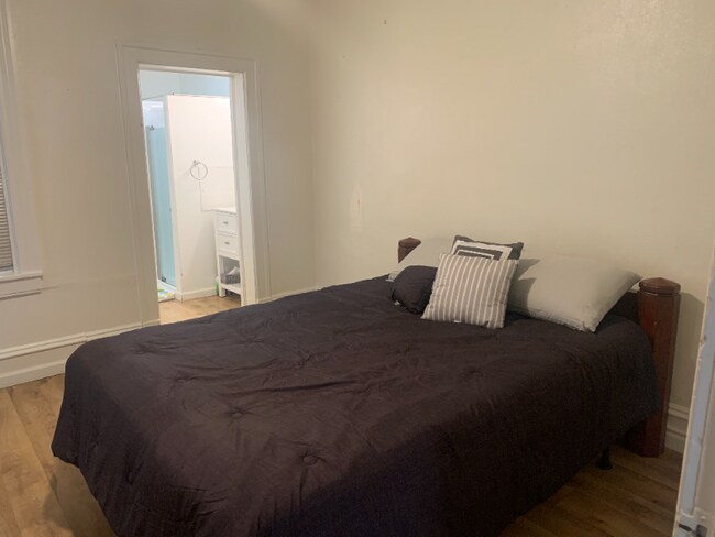 Building Photo - 514 W Park St